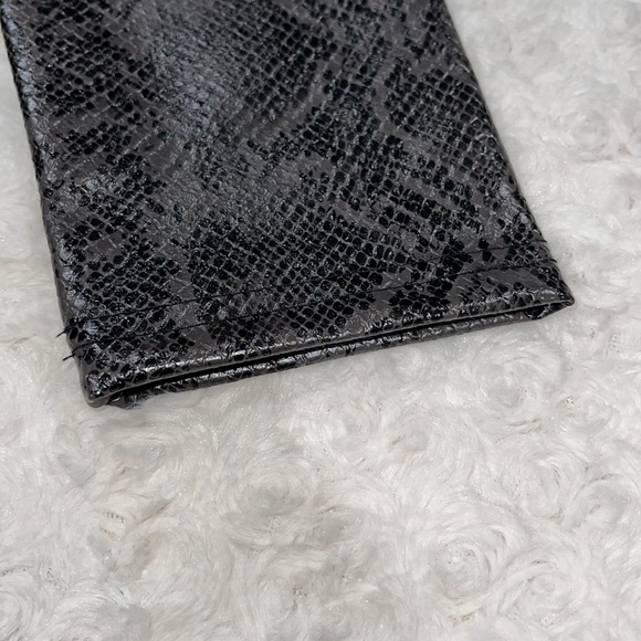 7 FOR ALL MANKIND FAUX Leather embossed Snakeskin Print Legging Sz XS Black/gray - Picture 13 of 13